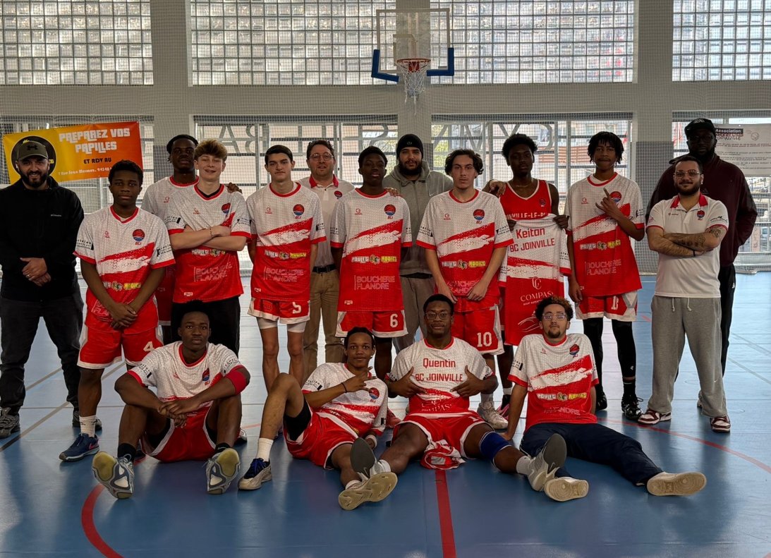 🎁 Nos U18-1 habillés pour gagner !